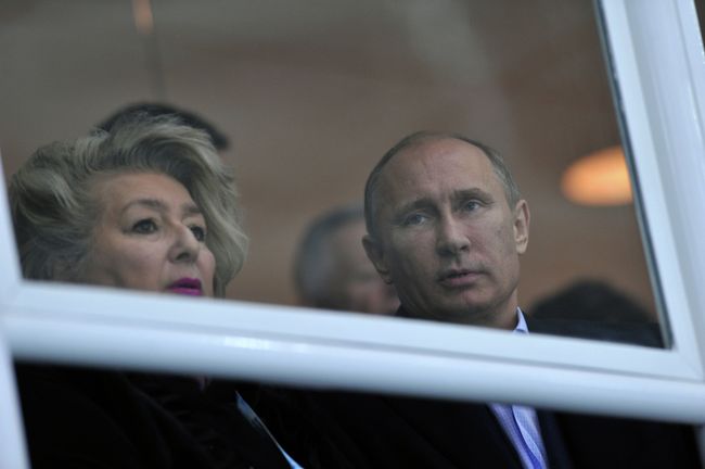 Владимир Путин и Татьяна Тарасова (слева направо) Владимир Путин и Татьяна Тарасова (слева направо)