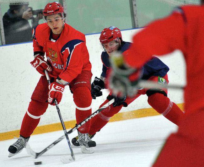 Александр Хохлачев (слева) и Алексей Василевский Александр Хохлачев (слева) и Алексей Василевский