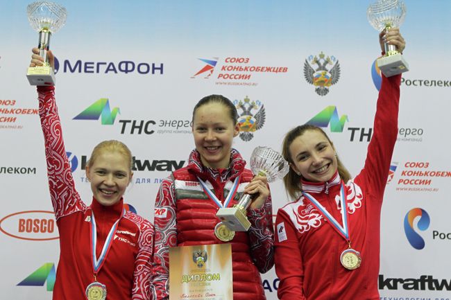 Татьяна Бородулина, Ольга Белякова и Лия Степанова (слева направо) Татьяна Бородулина, Ольга Белякова и Лия Степанова (слева направо)