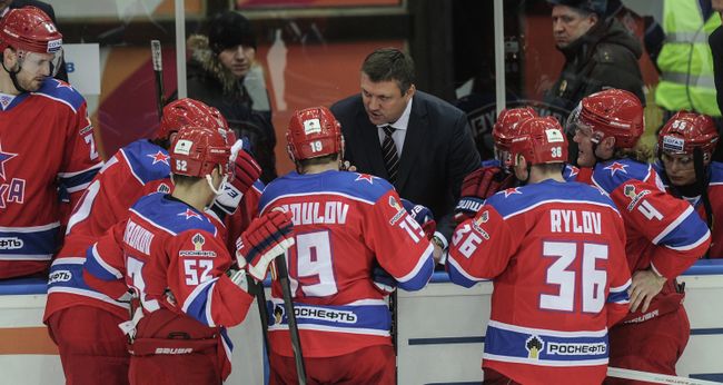 Андрей Сергеев, Яков Рылов, Александр Радулов, Сергей Широков (справа налево) и Вячеслав Буцаев (в центре) Андрей Сергеев, Яков Рылов, Александр Радулов, Сергей Широков (справа налево) и Вячеслав Буцаев (в центре)