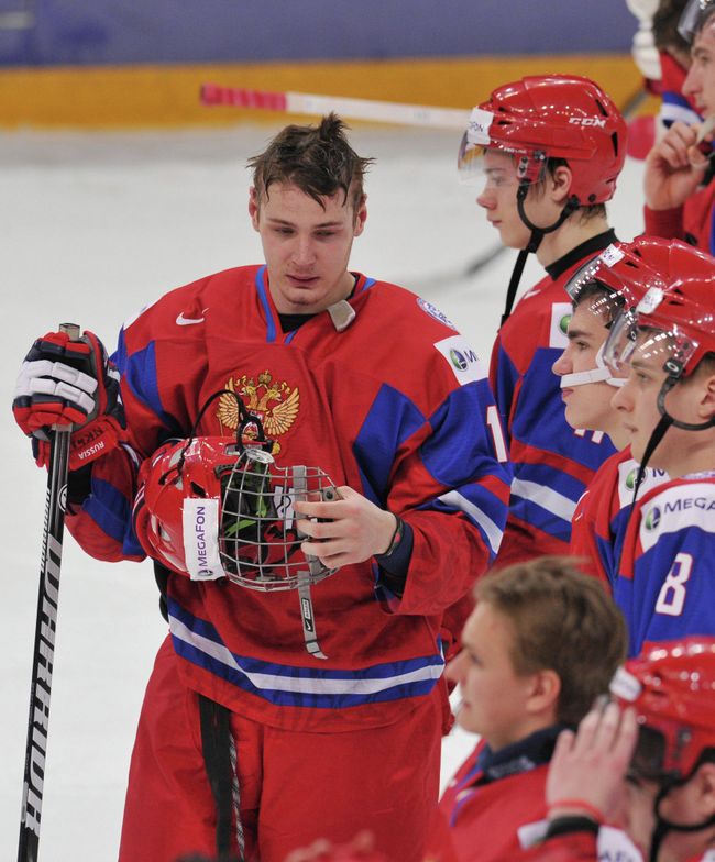 Валерий Ничушкин (в центре)