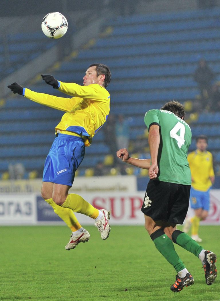 Дмитрий Кириченко (слева)