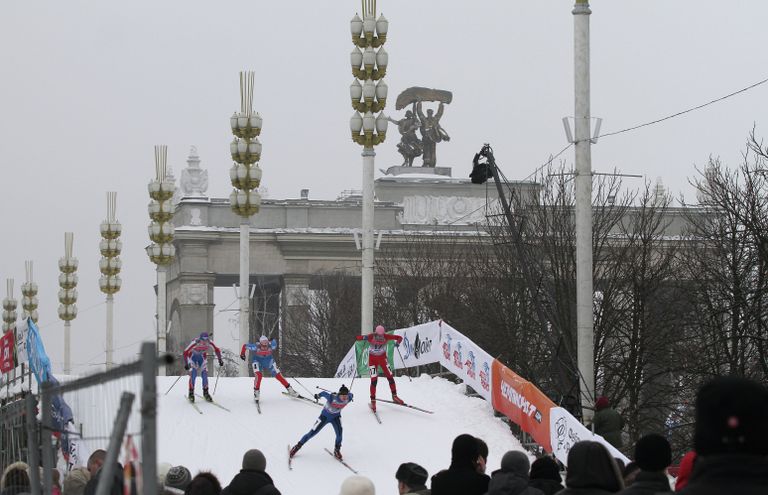 Спортсменки в финальном забеге Спортсменки в финальном забеге