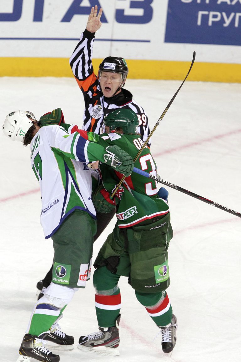 Игровой момент матча Ак Барс - Салават Юлаев Игровой момент матча Ак Барс - Салават Юлаев