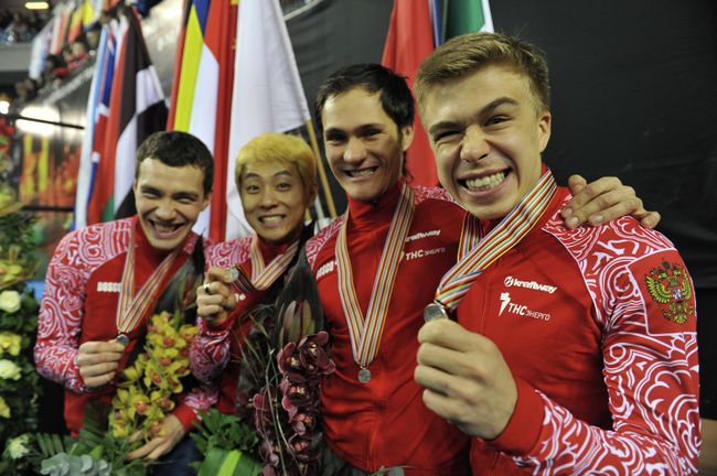 Шорт-трек. Чемпионат мира. Третий день