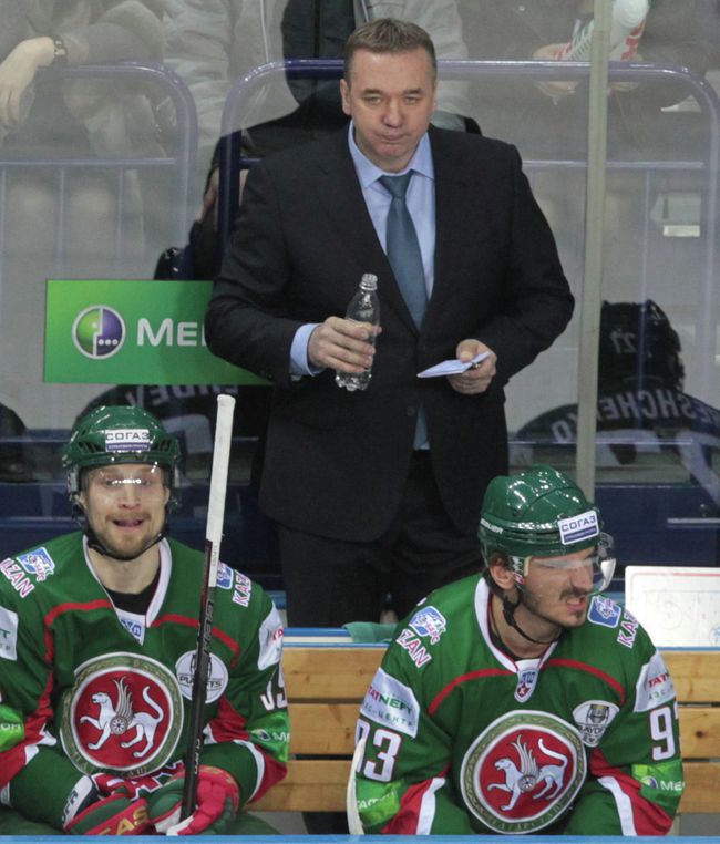 Валерий Белов (в центре) Валерий Белов (в центре)