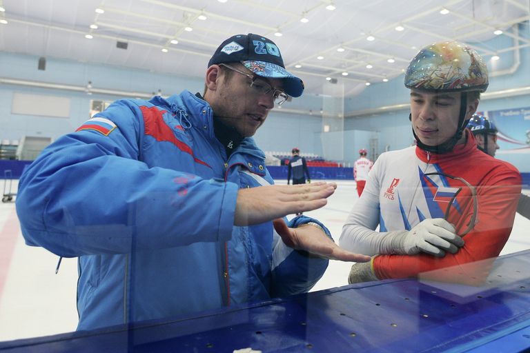 Главный тренер Себастьян Крос (слева) и российский спортсмен Семен Елистратов Главный тренер Себастьян Крос (слева) и российский спортсмен Семен Елистратов