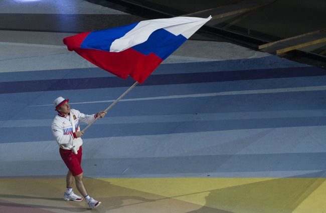 Знаменосей российской сборной Дмитрий Хомяков