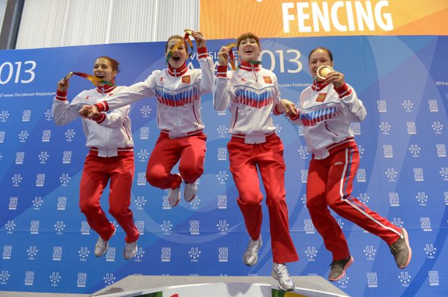 Российские спортсменки Юлия Бирюкова, Инна Дериглазова, Лариса Коробейникова, Диана Яковлева