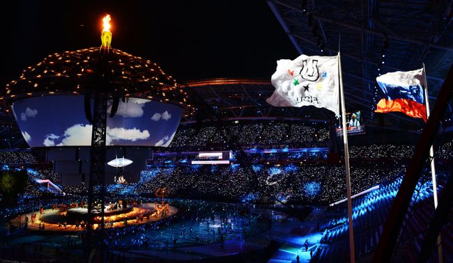 Флаги Российской Федерации и FISU
