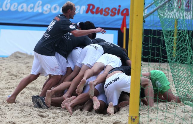 Игроки ПФК Кристалл