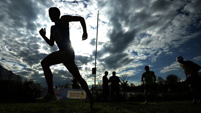 Спортсмены во время соревнований в дисциплине комбайн на чемпионате России по современному пятиборью среди мужчин.