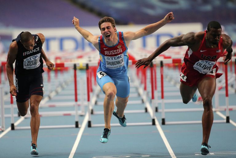 Российский спортсмен Сергей Шубенков (в центре) Российский спортсмен Сергей Шубенков (в центре)