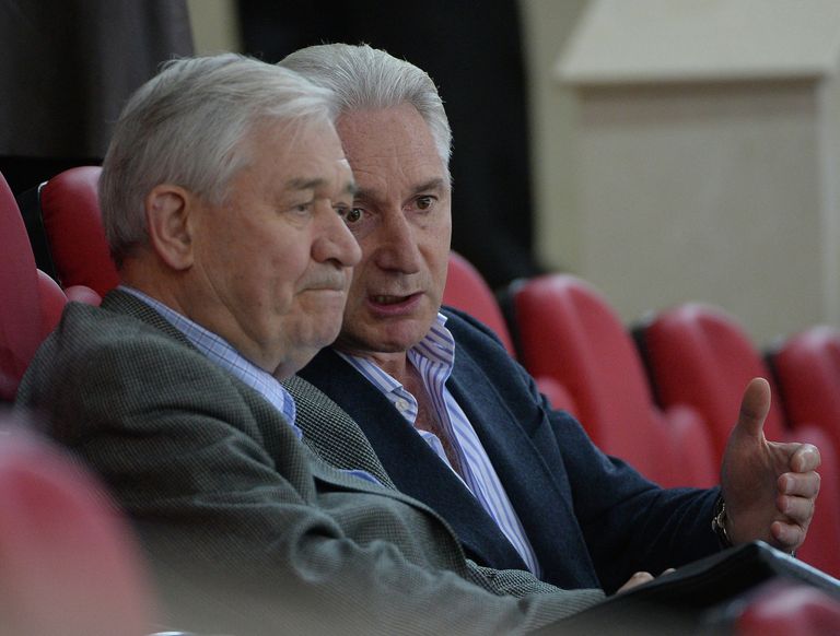 Владимир Юрзинов-старший (слева) и Зинэтула Билялетдинов Владимир Юрзинов-старший (слева) и Зинэтула Билялетдинов