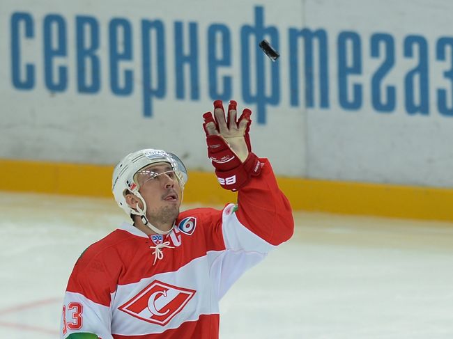 Хоккеист Спартака Денис Бодров
