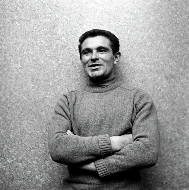 Советский лыжник В.Веденин