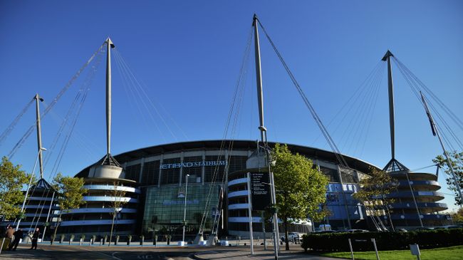 Стадион футбольного клуба Манчестер Сити Этихад Стэдиум (Etihad Stadium) в Манчестере Стадион футбольного клуба Манчестер Сити Этихад Стэдиум (Etihad Stadium) в Манчестере