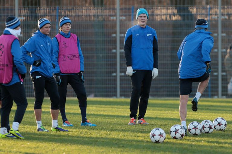 Игроки ФК Зенит на тренировке Игроки ФК Зенит на тренировке