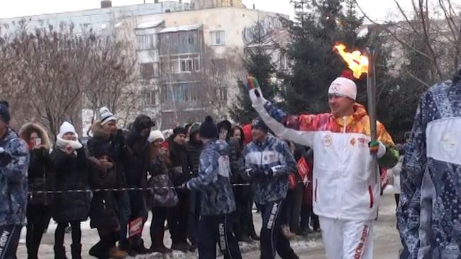 Огонь ОИ пронесли мимо вольеров с животными-символами Игр  в Новосибирске