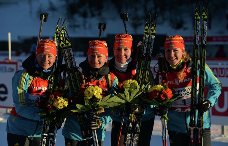 Украинские биатлонистки Вита Семеренко, Валентина Семеренко, Елена Пидгрушная, Юлия Джима Украинские биатлонистки Вита Семеренко, Валентина Семеренко, Елена Пидгрушная, Юлия Джима