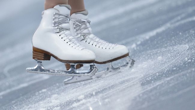 Коньки фигуристки