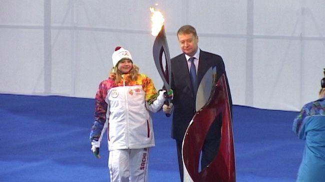 Самые яркие моменты эстафеты огня ОИ-2014 в новогодние праздники
