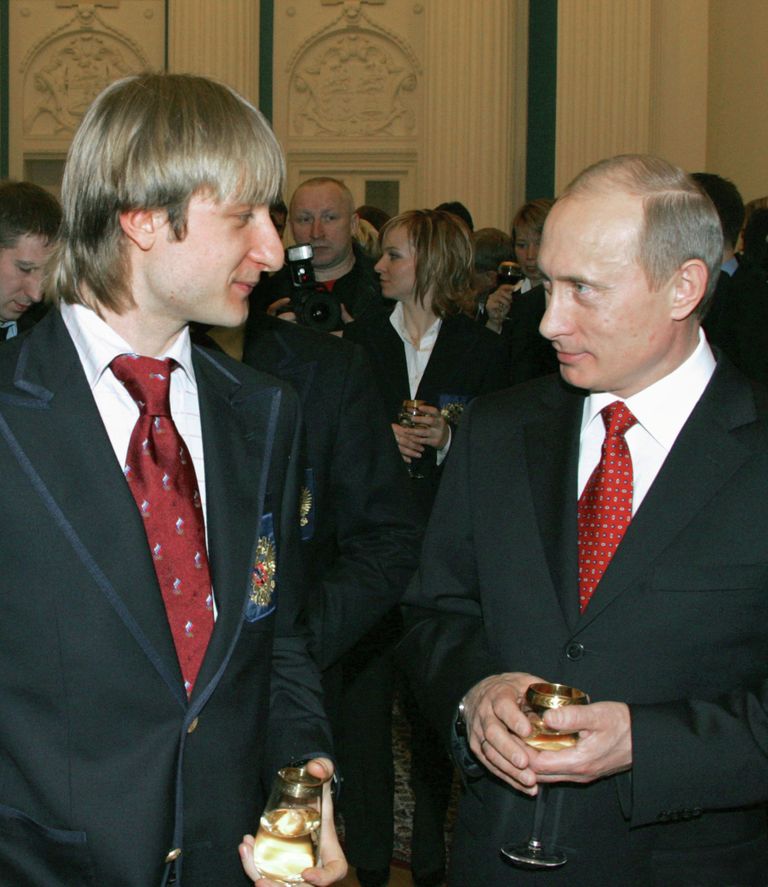 Олимпийский чемпион фигурист Евгений Плющенко и президент РФ Владимир Путин Олимпийский чемпион фигурист Евгений Плющенко и президент РФ Владимир Путин