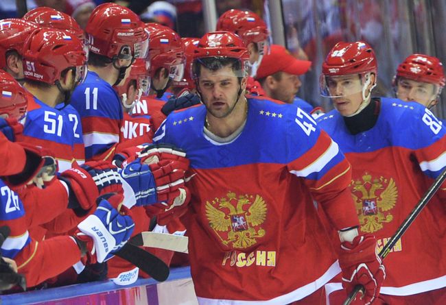 Справа налево: Алексей Емелин, Евгений Медведев и Александр Радулов (Россия) Справа налево: Алексей Емелин, Евгений Медведев и Александр Радулов (Россия)