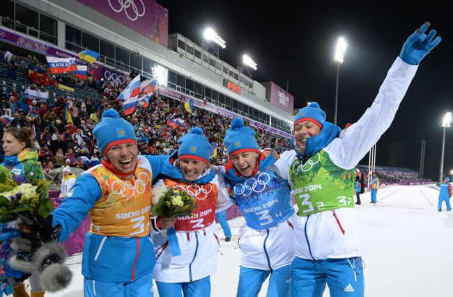 Сборная России выиграла серебро в женской биатлонной эстафете на Олимпийских играх Сборная России выиграла серебро в женской биатлонной эстафете на Олимпийских играх