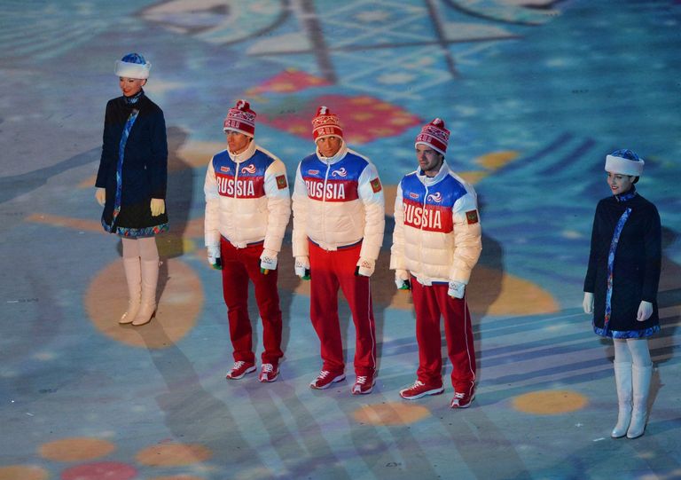 Максим Вылегжанин (Россия) - серебряная медаль, Александр Легков (Россия) - золотая медаль, Илья Черноусов (Россия) - бронзовая медаль. Максим Вылегжанин (Россия) - серебряная медаль, Александр Легков (Россия) - золотая медаль, Илья Черноусов (Россия) - бронзовая медаль.