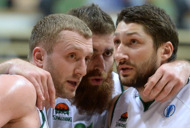 Баскетболисты УНИКСа Владимир Веремеенко, Костас Каймакоглу и Никита Курбанов Баскетболисты УНИКСа Владимир Веремеенко, Костас Каймакоглу и Никита Курбанов