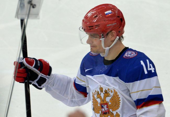 Защитник сборной России Александр Кутузов, автор третьего гола в ворота французов Защитник сборной России Александр Кутузов, автор третьего гола в ворота французов
