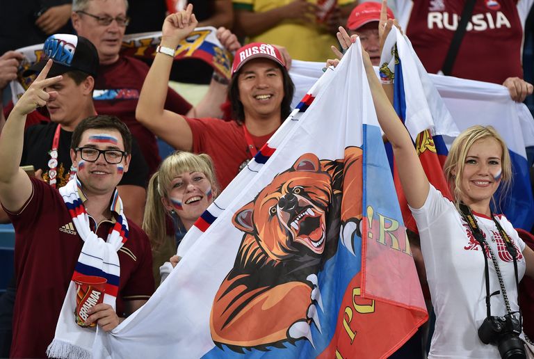 Болельщики сборной России на матче группового этапа чемпионата мира по футболу 2014 между сборными командами России и Южной Кореи. Болельщики сборной России на матче группового этапа чемпионата мира по футболу 2014 между сборными командами России и Южной Кореи.
