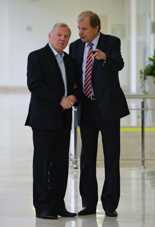 Валерий Фесюк (справа)