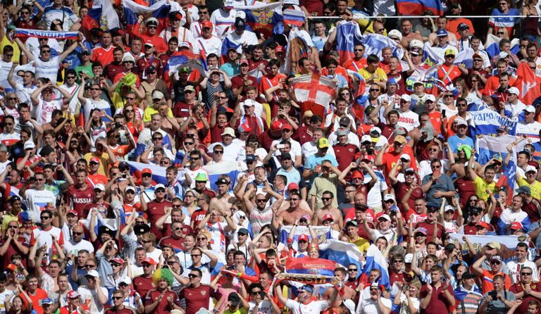 Болельщики сборной России в матче группового этапа чемпионата мира по футболу 2014 Болельщики сборной России в матче группового этапа чемпионата мира по футболу 2014