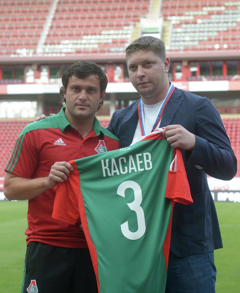 Алан Касаев (слева) Алан Касаев (слева)