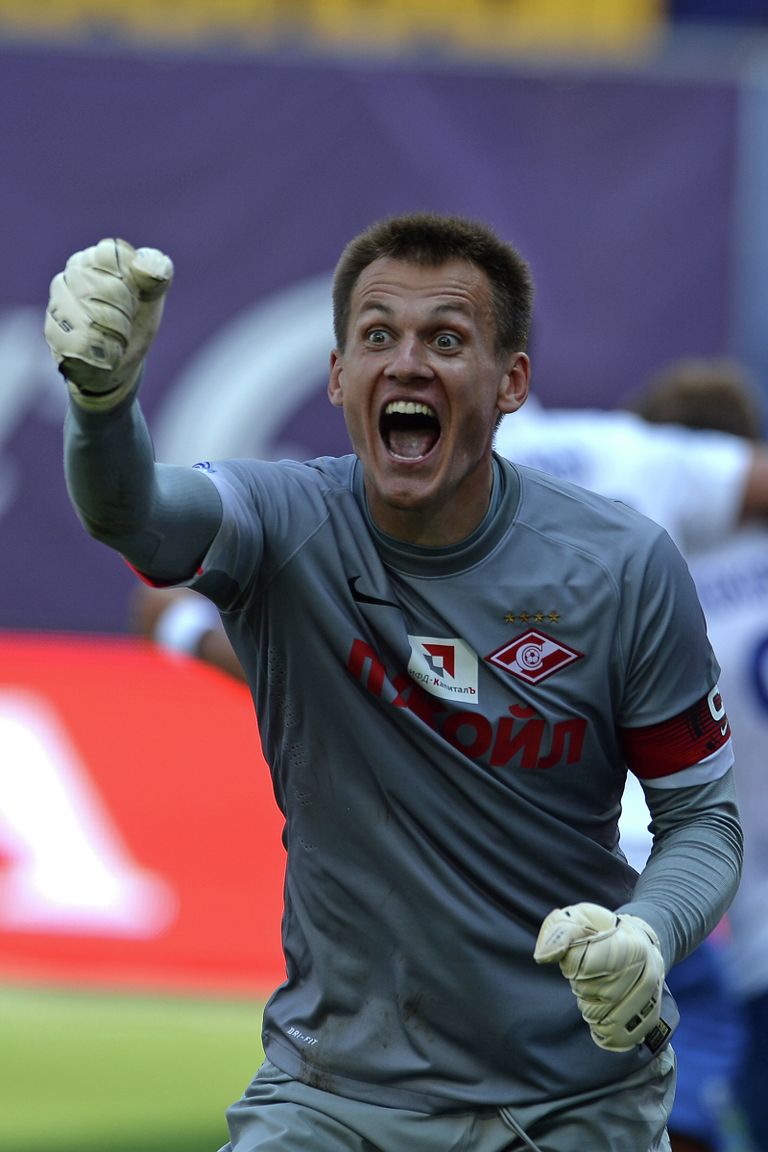 Вратарь Спартака Артем Ребров в матче 2-го тура чемпионата России по футболу Вратарь Спартака Артем Ребров в матче 2-го тура чемпионата России по футболу