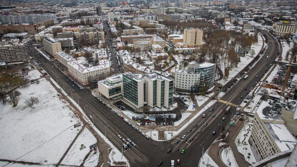 Вид с крыши строящегося в центре Минска небоскреба «Парус» Вид с крыши строящегося в центре Минска небоскреба «Парус» - РИА Новости, 1920, 06.03.2023