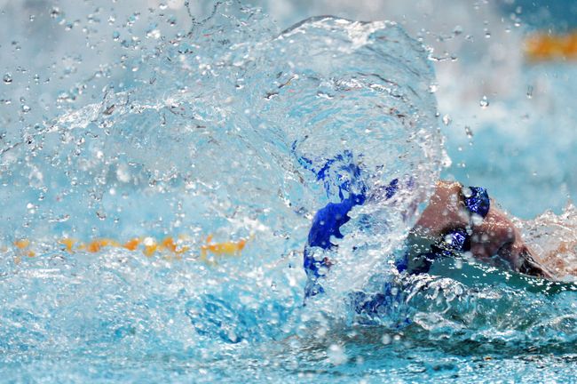 Вероника Попова на дистанции заплыва на 100м