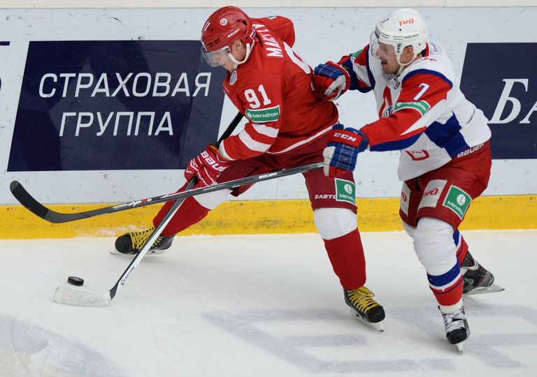 Игровой момент матча Витязь - Локомотив Игровой момент матча Витязь - Локомотив