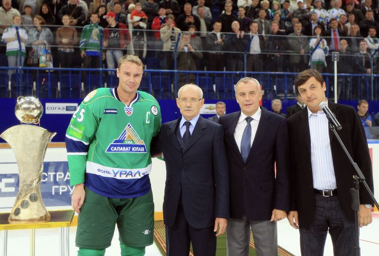 Валерий Каменский, Владимир Торжков, Рустем Хамитов (справа налево) и Виктор Козлов (слева) Валерий Каменский, Владимир Торжков, Рустем Хамитов (справа налево) и Виктор Козлов (слева)