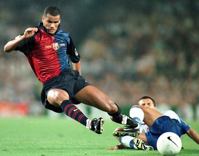 Ривалдо (слева) Ривалдо (слева)