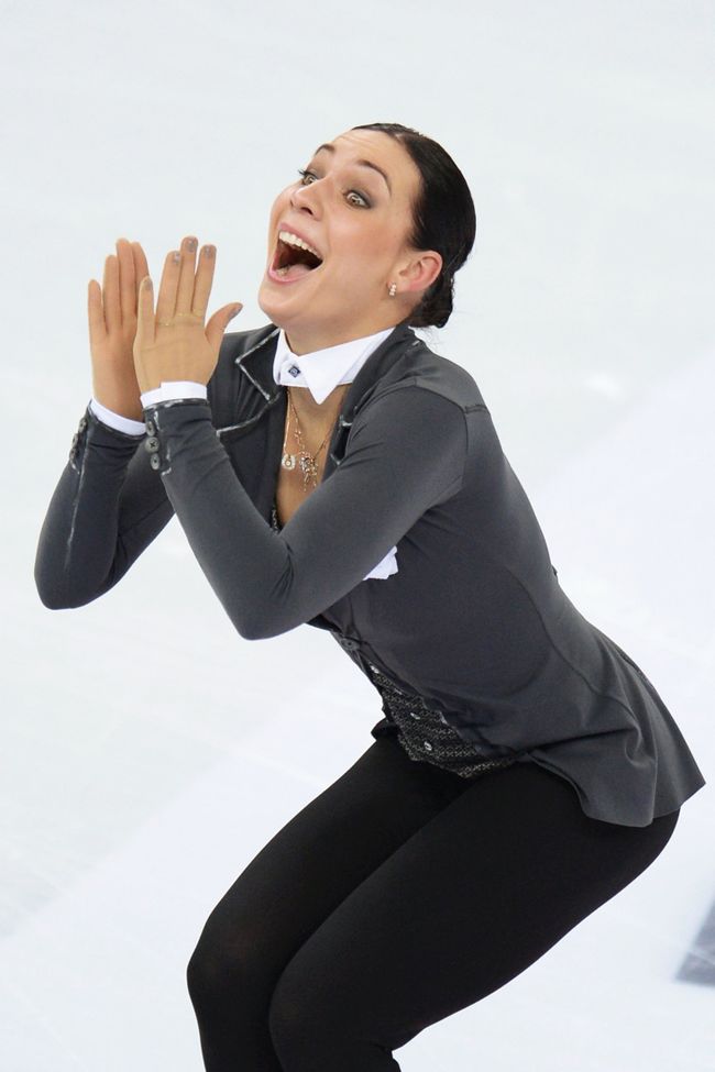Алена Леонова выступает в короткой программе женского одиночного катания на чемпионате России