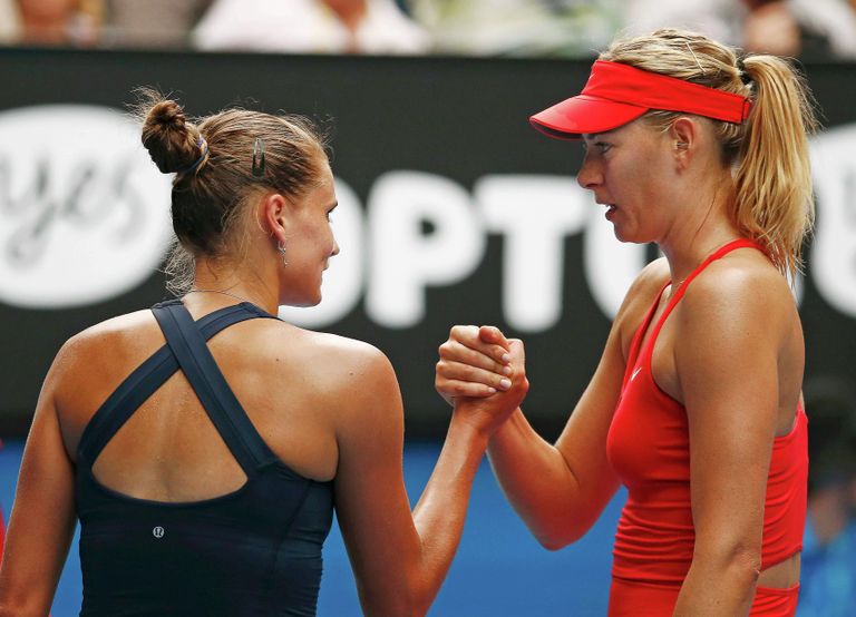 Александра Панова и Мария Шарапова после окончания матча второго круга Australian Open Александра Панова и Мария Шарапова после окончания матча второго круга Australian Open