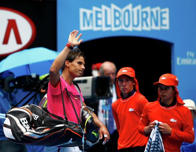 Рафаэль Надаль покидает Australian Open после проигрыша в матче 1/4 финала Рафаэль Надаль покидает Australian Open после проигрыша в матче 1/4 финала