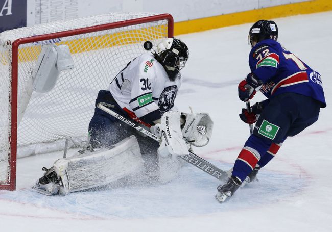 Игровой момент матча СКА - Медвешчак Игровой момент матча СКА - Медвешчак