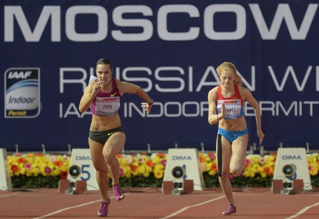 Олеся Повх и Кристина Сивкова (слева направо)