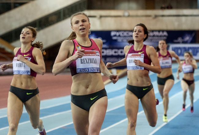 Алена Мамина, Екатерина Реньжина и Дениса Росолова (слева направо)