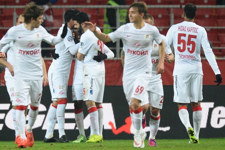 Игроки Спартака празднуют гол в ворота Торпедо Игроки Спартака празднуют гол в ворота Торпедо