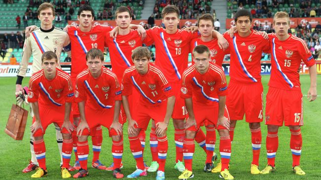 Футболисты юношеской сборной России